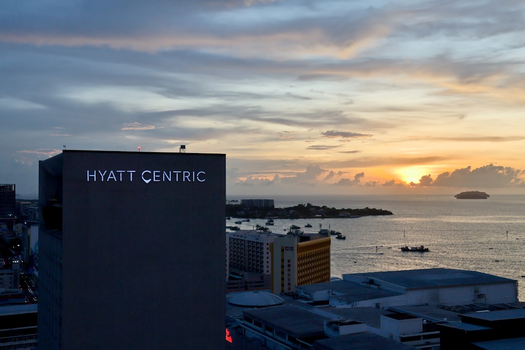Delta and Hyatt Loyalty Partnership 2026: How to Earn and Redeem Dual SkyMiles-World of Hyatt Points